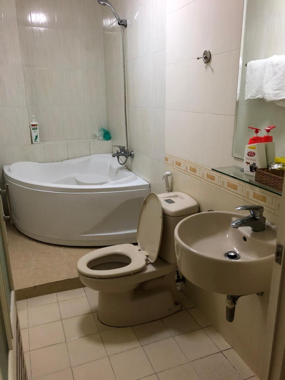 Hoang Oanh Hotel Ho Chi Minh City Exterior photo